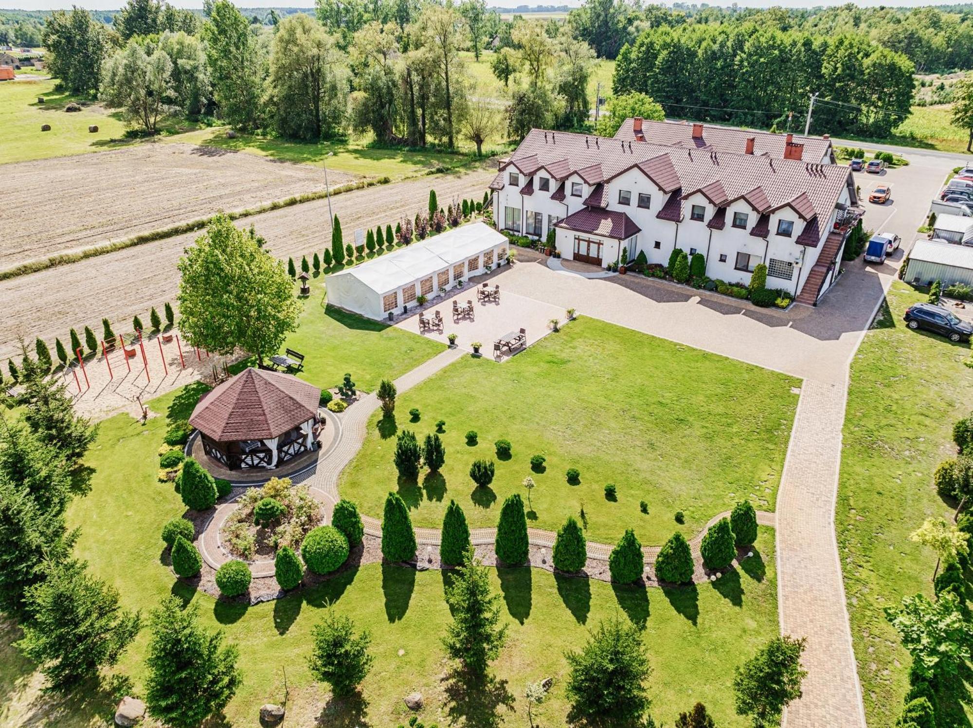 Gosciniec Zacisze I Blisko A2 Dabie-Uniejow I Restauracja B&B 외부 사진