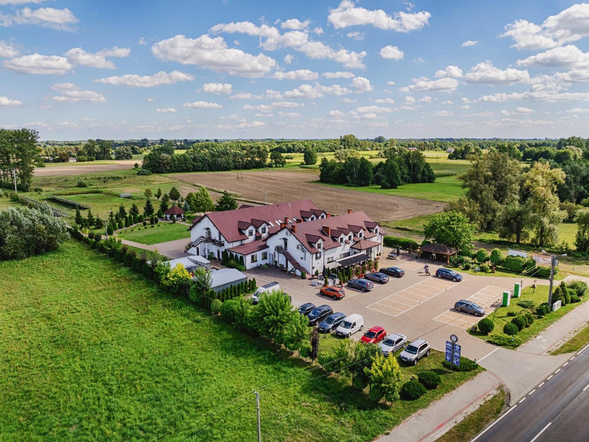 Gosciniec Zacisze I Blisko A2 Dabie-Uniejow I Restauracja B&B 외부 사진