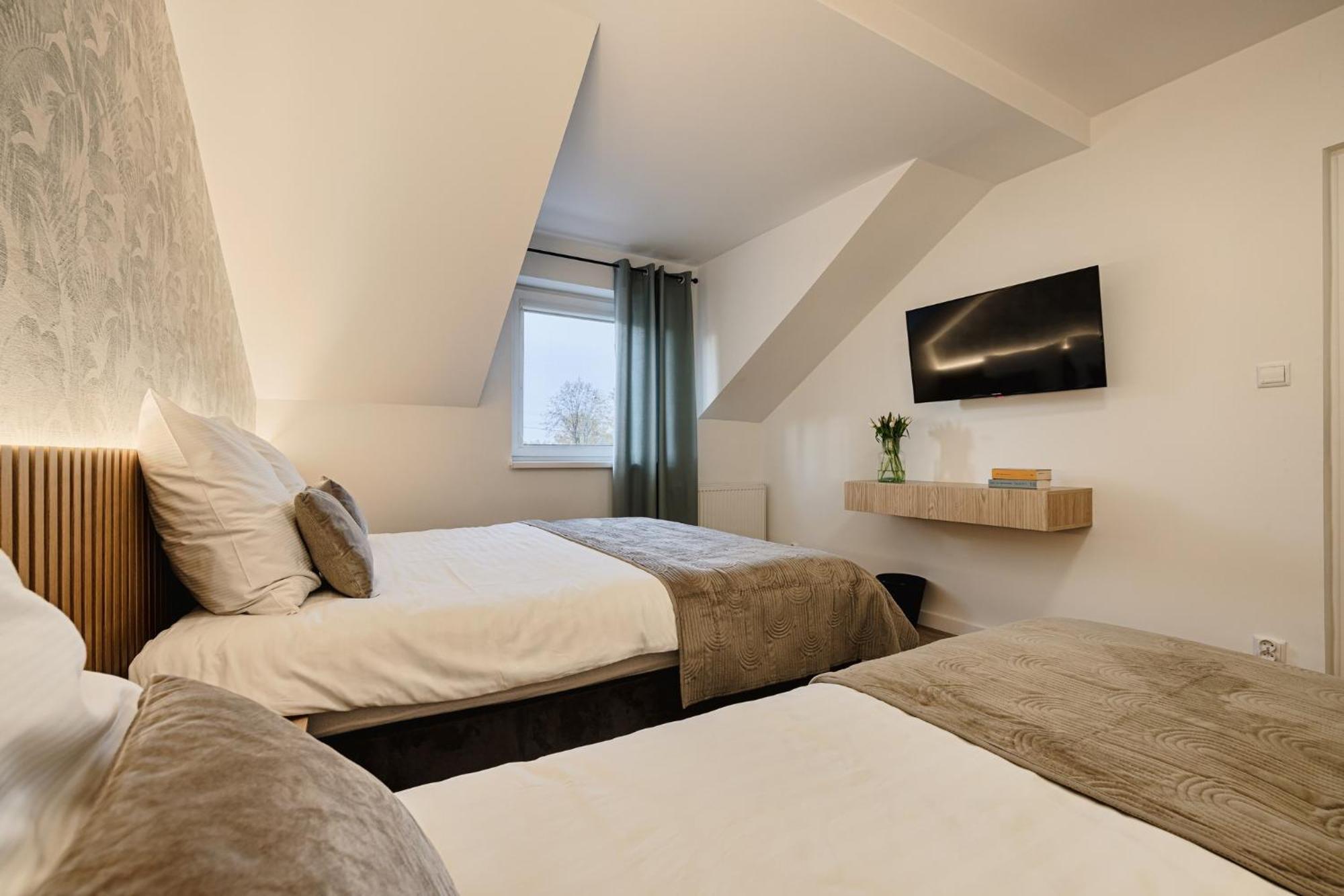 Gosciniec Zacisze I Blisko A2 Dabie-Uniejow I Restauracja B&B 외부 사진