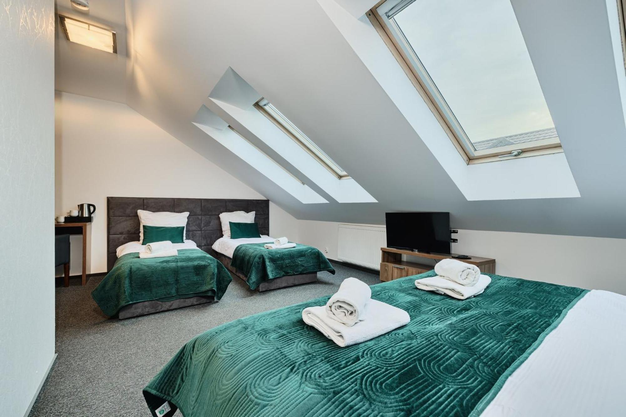 Gosciniec Zacisze I Blisko A2 Dabie-Uniejow I Restauracja B&B 외부 사진