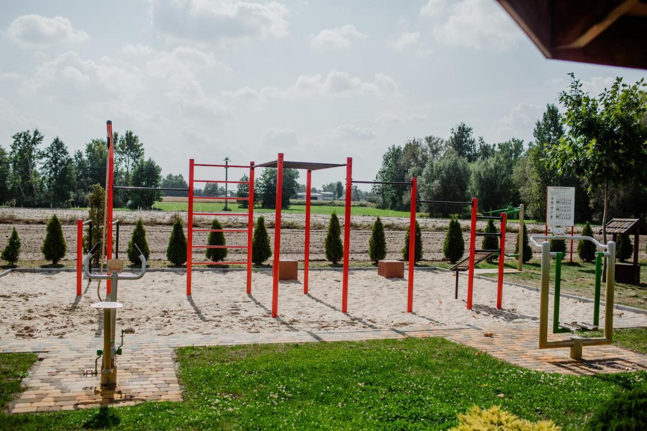 Gosciniec Zacisze I Blisko A2 Dabie-Uniejow I Restauracja B&B 외부 사진