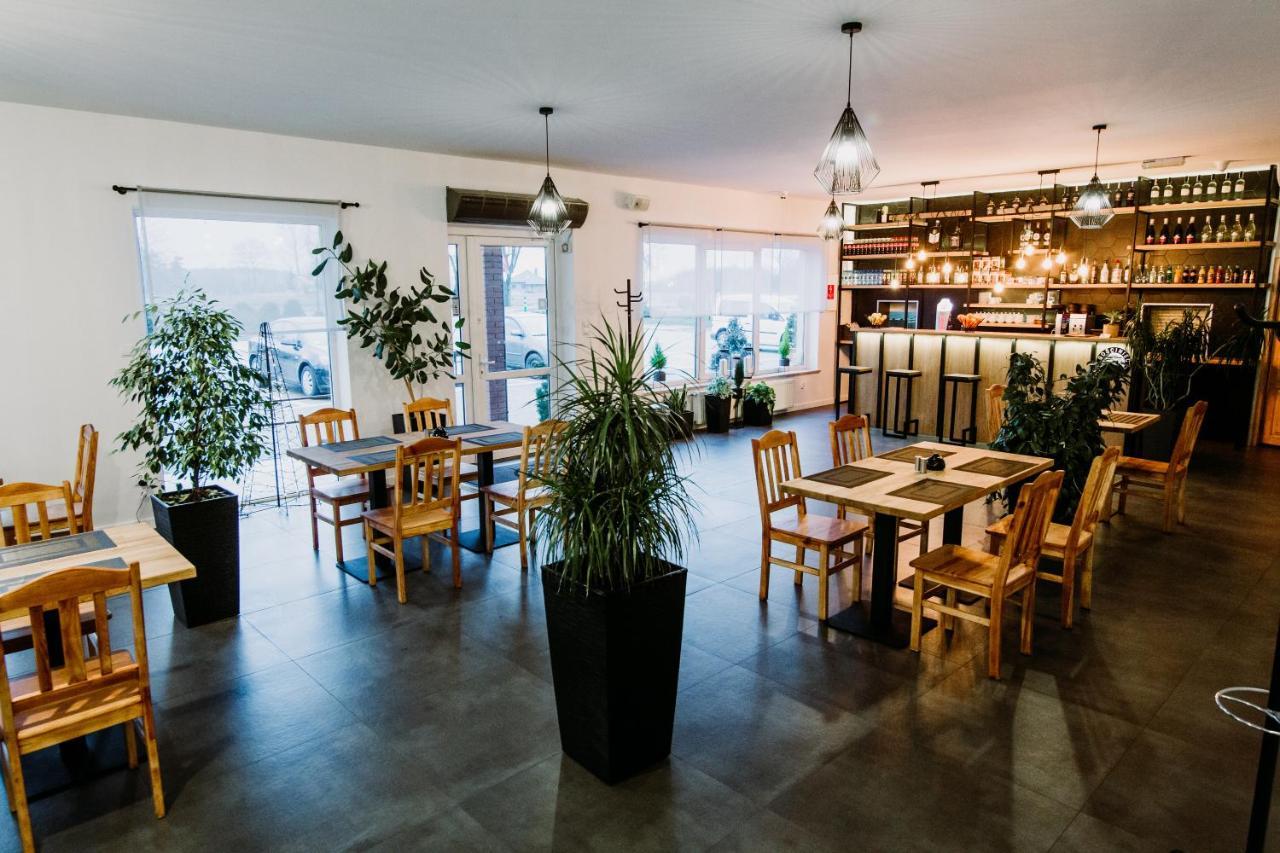 Gosciniec Zacisze I Blisko A2 Dabie-Uniejow I Restauracja B&B 외부 사진